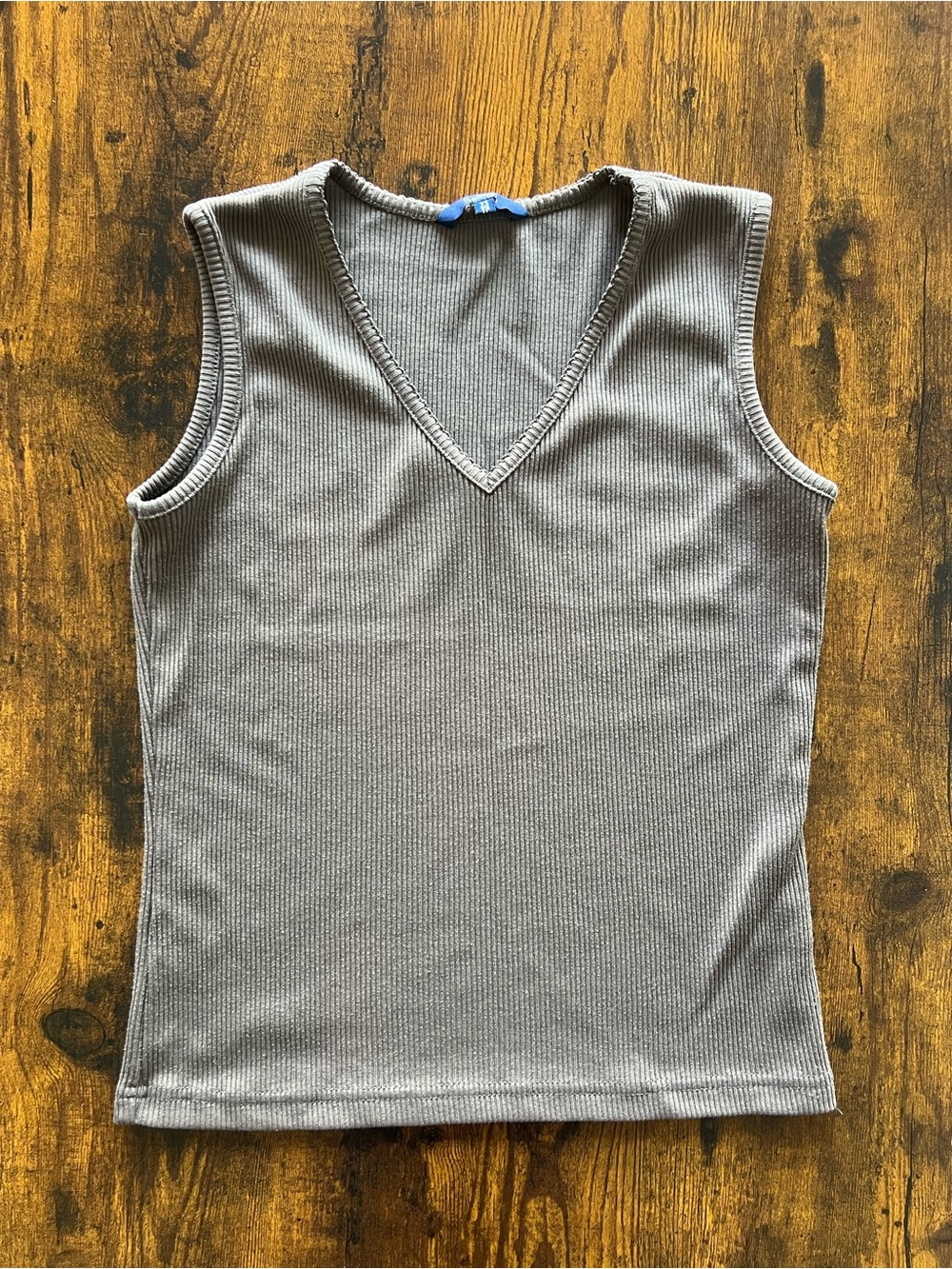 Reitmans Ribbed V-Neck Sleeveless Tank - Gray